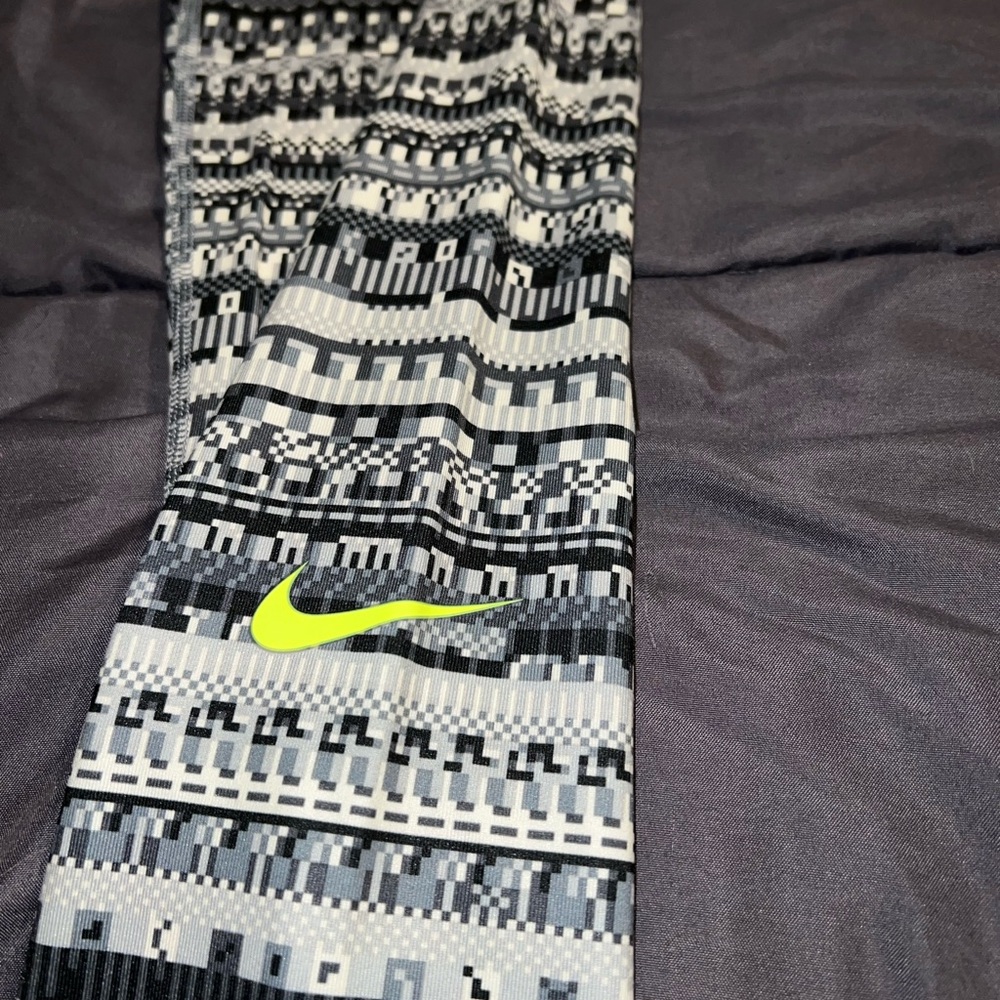 Nike Pro Dri Fit Women's 8 Bit Leggings 683717-065 Sz XL